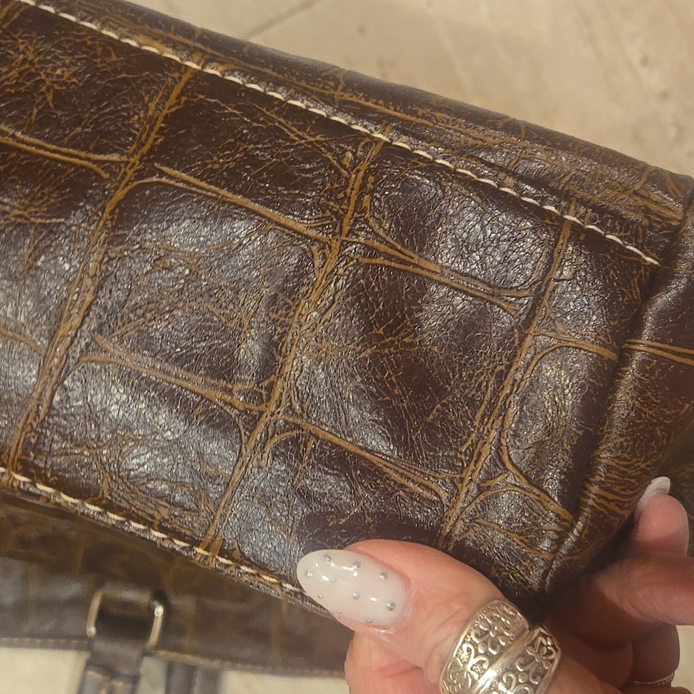 MultiSac Brown Faux Croc Embossed Messenger Tote Bag - Picture 5 of 10